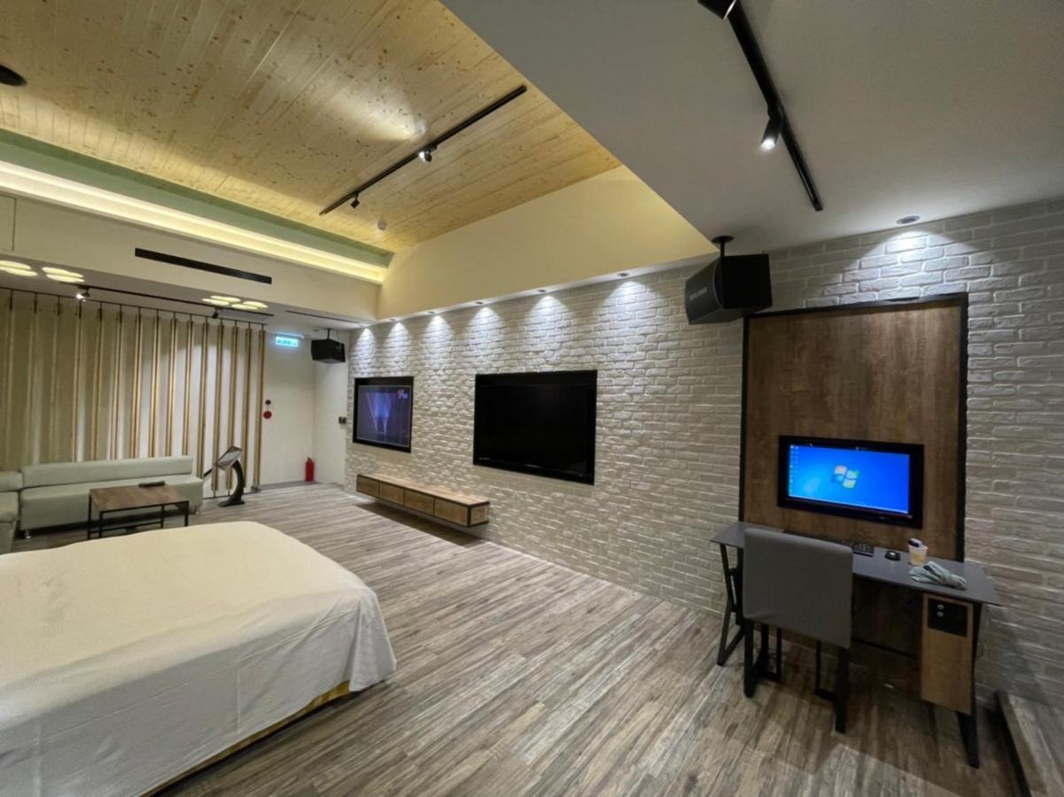 Soho Motel Taoyuan Exterior photo