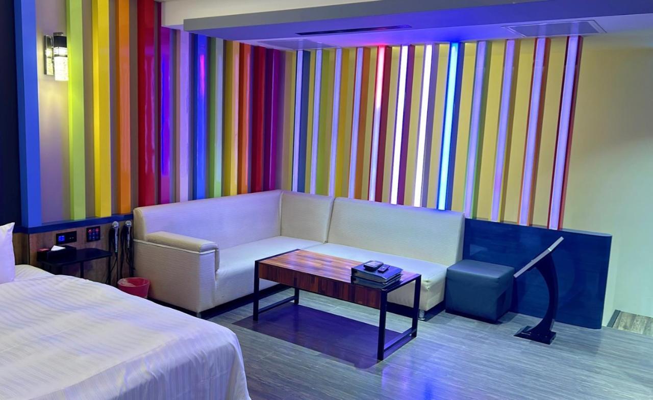 Soho Motel Taoyuan Exterior photo
